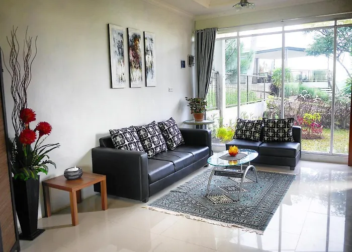 The Wiltshire Dago Pakar - Hillside Villa Max 12 Orang